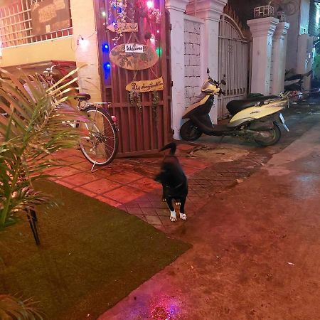 Peri Evi Hostel Phnom Penh Bassac Lane Luaran gambar