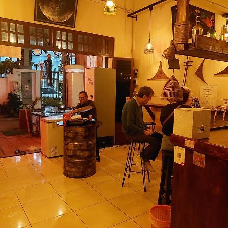 Peri Evi Hostel Phnom Penh Bassac Lane Luaran gambar